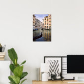 Gondeln in einem Kanal, Venedig, Italien Poster (Heimbüro)