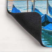Gondeln in schönem Venedig, Italien Mousepad (Ecke)