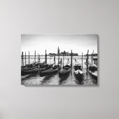 Gondeln in Venedig in Schwarz-Weiß Leinwanddruck (Vorderseite)
