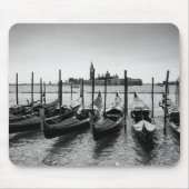 Gondeln in Venedig in Schwarz-Weiß Mousepad (Vorne)