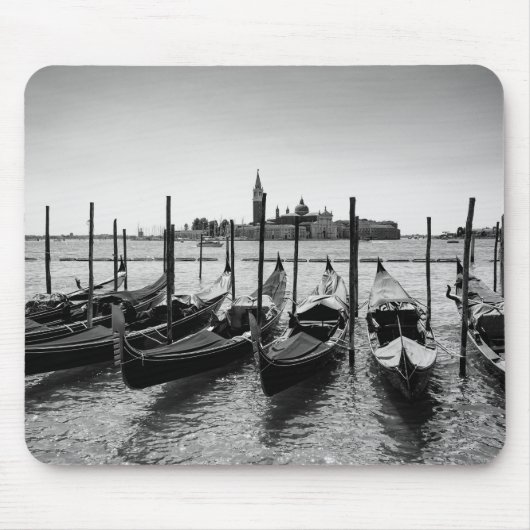 Gondeln in Venedig in Schwarz-Weiß Mousepad (Vorne)