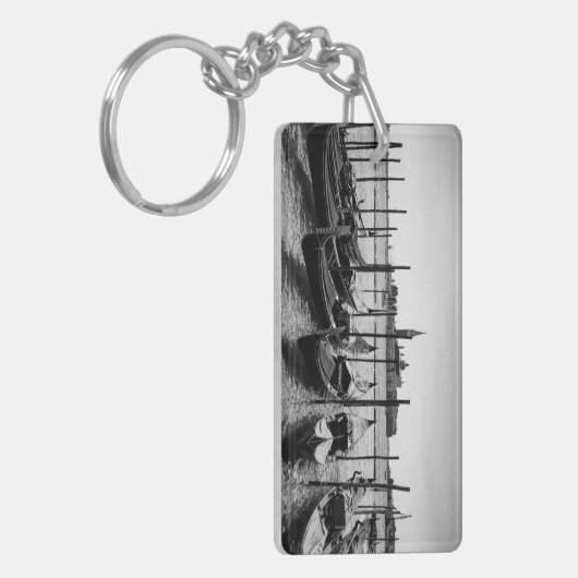 Gondeln in Venedig in Schwarz-Weiß Schlüsselanhänger (Vorderseite links)