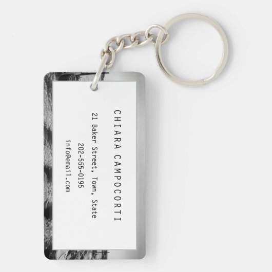 Gondeln in Venedig in Schwarz-Weiß Schlüsselanhänger (Rückseite)