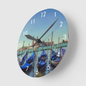 Gondeln in Venedig, Italien Runde Wanduhr (Winkel)