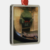 Gondola und Restaurant, Venedig, Venetien, Italien Silbernes Ornament (Rechts)