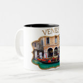 Gondoliere in Cannaregio Zweifarbige Tasse (Vorderseite Links)