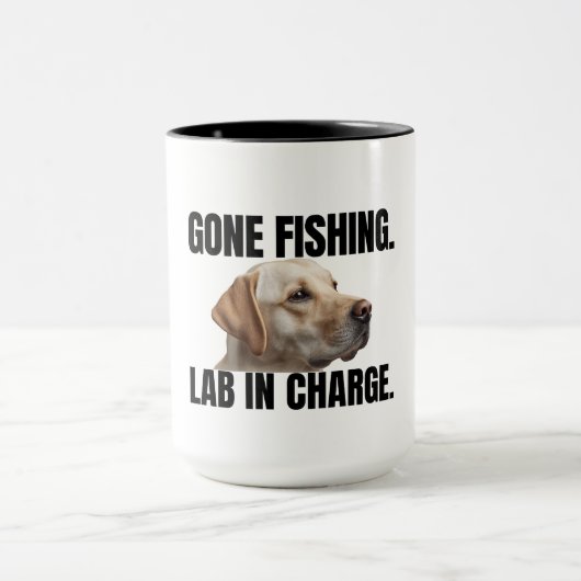 Gone Fishing. Lab in Charge. Mug Tasse (Zentrum)