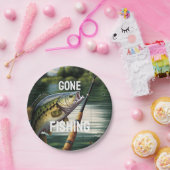 Gone Fishing Man Cave Lake House Bass Fish Pappteller (Party)