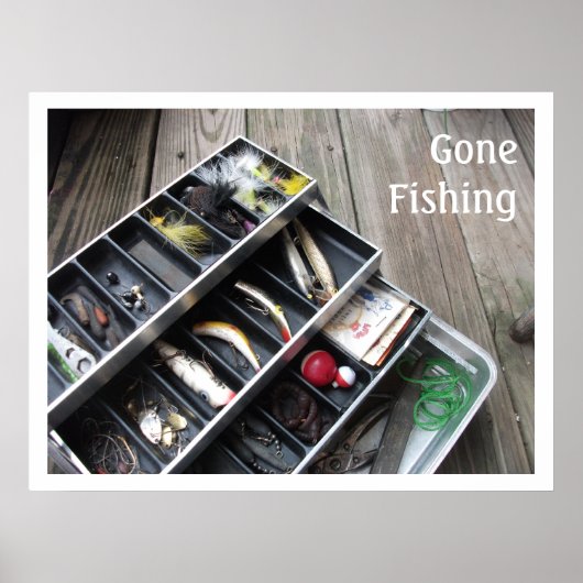 "Gone Fishing" Offene Box am Dock Poster (Vorne)