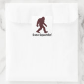Gone Squantchin' Bigfoot Quadratischer Aufkleber (Tasche)