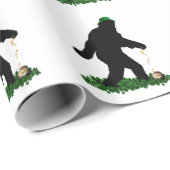 Gone Squatchin' am St. Patrick's Day Geschenkpapier (Rolleneckpunkt)