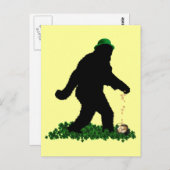 Gone Squatchin' am St. Patrick's Day Postkarte (Vorne/Hinten)