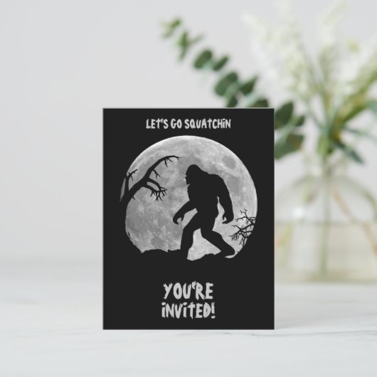 Gone Squatchin Einladung (Stehend Vorderseite)