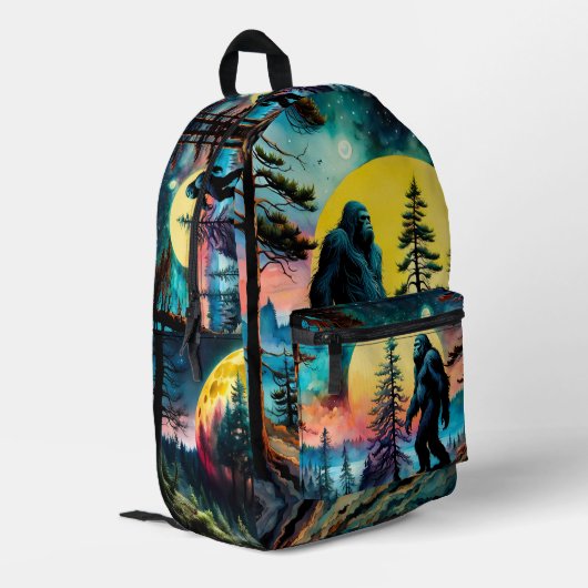 Gone Squatchin' farbenfrohe Sasquatch Landschaft Bedruckter Rucksack (Rückseitige Ecke links)