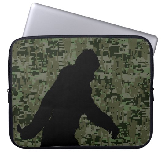 Gone Squatchin For on Olive Digital Camouflage Laptopschutzhülle (Vorderseite)
