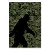 Gone Squatchin For on Olive Digital Camouflage Tischnummer (Vorderseite)
