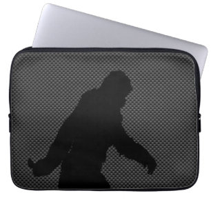 Gone Squatchin für die Carbon Fibre Print Laptopschutzhülle
