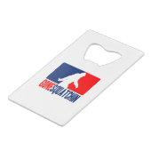 Gone Squatchin League Style Kreditkarten Flaschenöffner (Vorderseite Schrägansicht)