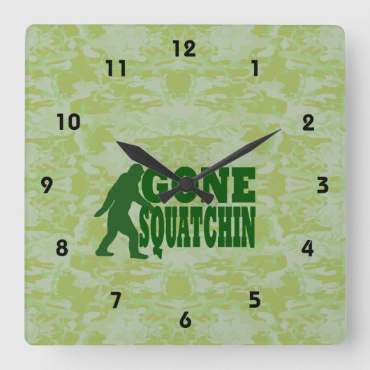 Gone Squatchin Quadratische Wanduhr (Vorderseite)
