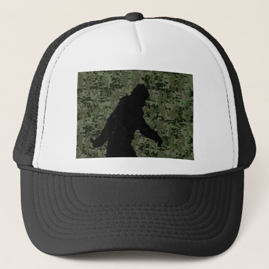 Gone Squatchin-Silhouette über digitale Camouflage Truckerkappe (Vorderseite)