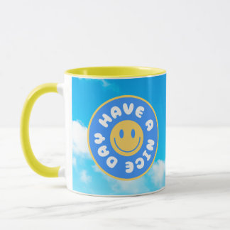 Gönnen Sie sich einen schönen Tag mit gelber Tasse