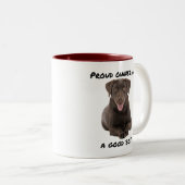 Good Boy Chocolate Labrador Zweifarbige Tasse (VorderseiteRechts)