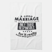 Good Marriage is Like a Casserole Geschirrtuch (Vertikal)
