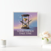 Good Things Take Time Quadratische Wanduhr (Zuhause)