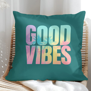 "Good Vibes": Lebhaftes tropisches Zitat Kissen
