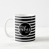 Good Vibes Only Black and White Typografy Zitat Kaffeetasse (Links)