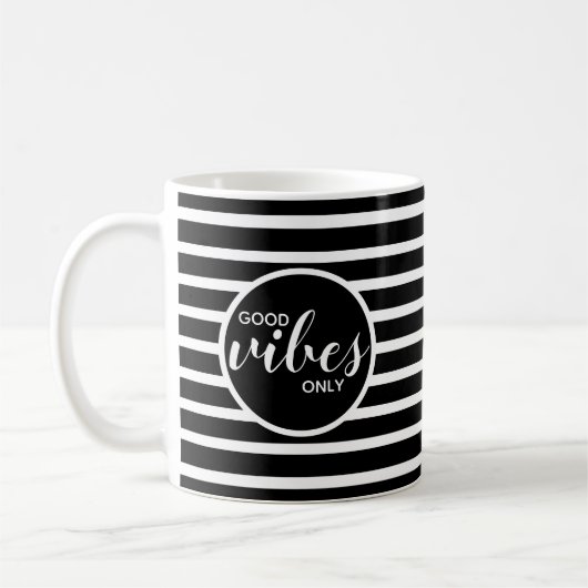 Good Vibes Only Black and White Typografy Zitat Kaffeetasse (Links)