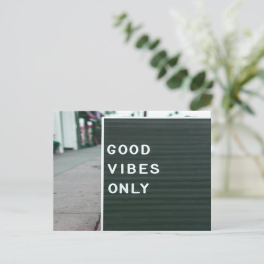 Good Vibes Only Letter Board Positard Postkarte (Stehend Vorderseite)