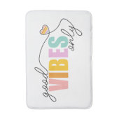 Good Vibes Only Rainbow Heart Badematte (Vorderseite Vertikal)