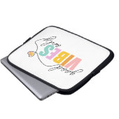 Good Vibes Only Rainbow Heart Laptopschutzhülle (Vorne Knopf)