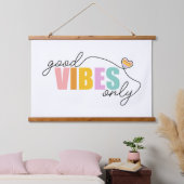Good Vibes Only Rainbow Heart Wandteppich Mit Holzrahmen (Schlafzimmer)