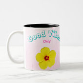 Good Vibes Only Yellow Hibiskus Art Zweifarbige Tasse (Links)