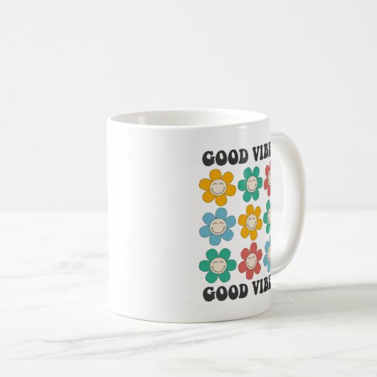 Good Vibes Retro farbenfrohe Daisy Blume Kaffeetasse (VorderseiteRechts)