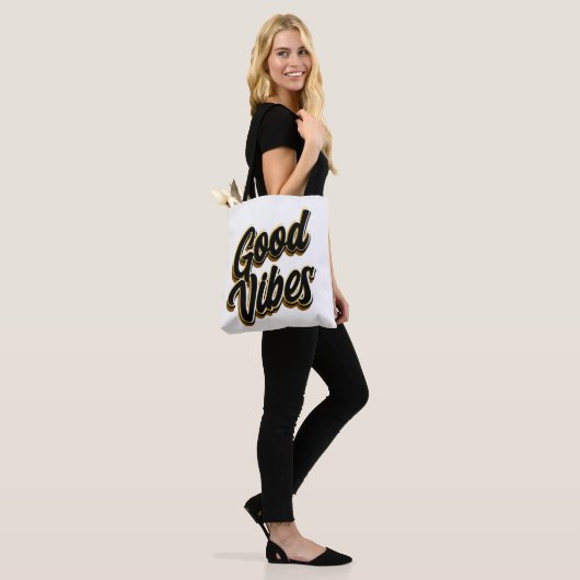 Good Vibes Tasche (Am Model)