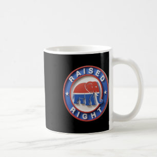 Gop-Elefant marschiert stolz erhobener rechter Leg Kaffeetasse