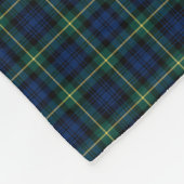 Gordon Clan Royal Blue und Green Tartan Fleecedecke (Ecke)