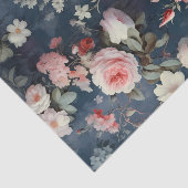 Gorgeous Flowers on a Dark Blue Background Seidenpapier (Ausschnitt)