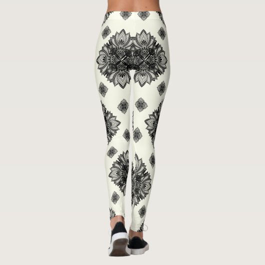 Gorgeous Ivory White Mandela Pattern Leggings (Rückseite)