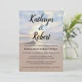 Gorgeous Maui Beach Wedding Einladung (Stehend Vorderseite)