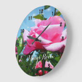 Gorgeous pink rose flower in blue sky. Floral Große Wanduhr (Winkel)
