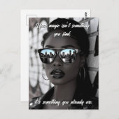 Gorgeous Woman in City with Sunglasses and Quote Postkarte (Vorne/Hinten)