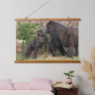 Gorilla Baby's Affektionate for Mum Wandteppich Mit Holzrahmen