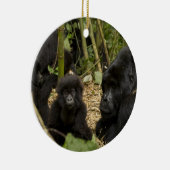 Gorilla, erwachsen mit jung keramik ornament (Rechts)