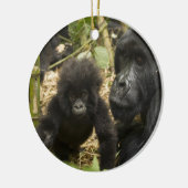 Gorilla, erwachsen mit jung keramikornament (Links)