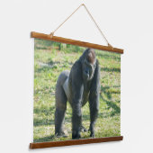 Gorilla Lope zeigt leistungsstarken Rahmen an Wandteppich Mit Holzrahmen (Gewinkelt)
