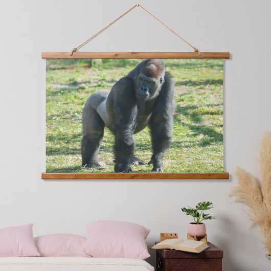 Gorilla Lope zeigt leistungsstarken Rahmen an Wandteppich Mit Holzrahmen (Schlafzimmer)